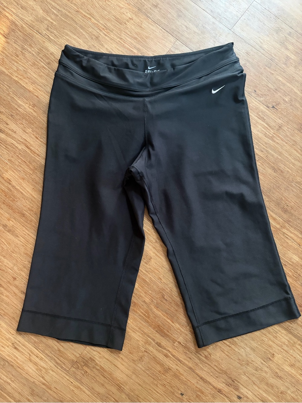 NIKE DRI-FIT CAPRI YOGA PANTS SHORTS BLACK Large